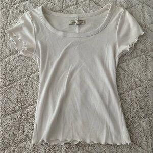 cute white abercrombie and fitch lettuce trim top